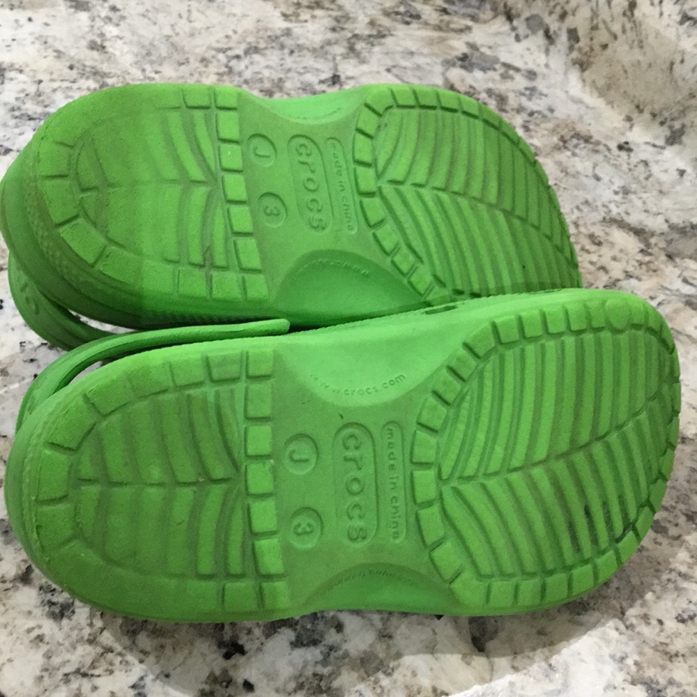⛔️REDUCED⛔️ Crocs Shoes - Picture 7 of 8